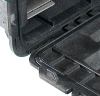 close up of the peli 0450 mobile tool chest Heavy duty buttress hinges