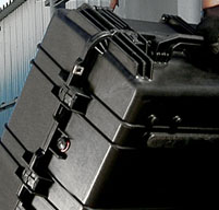 close up of peli 1780 transport cases 50/50 lid-to-base ratio for easy loading